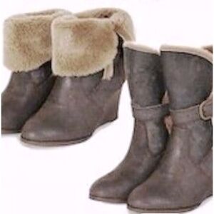 Emu Australia Anakie Sheepskin Shearling
Booties Sz 7 Warm Boho Snow Cottagecore